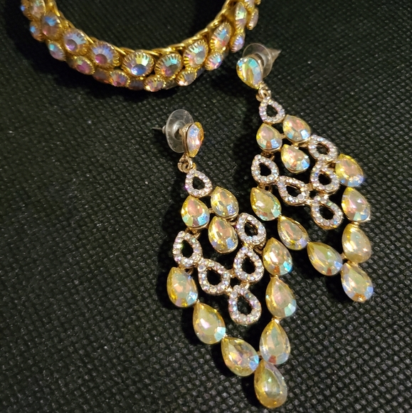 Vintage Aurora Borelis Jewelry Set : Vintage Earrings, Vintage Bracelet - Picture 8 of 13